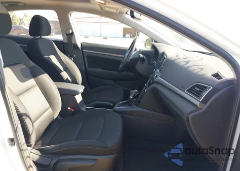 2017 Hyundai Elantra Value Edition из США, поврежденный, VIN 5NPD84LFXHH195847